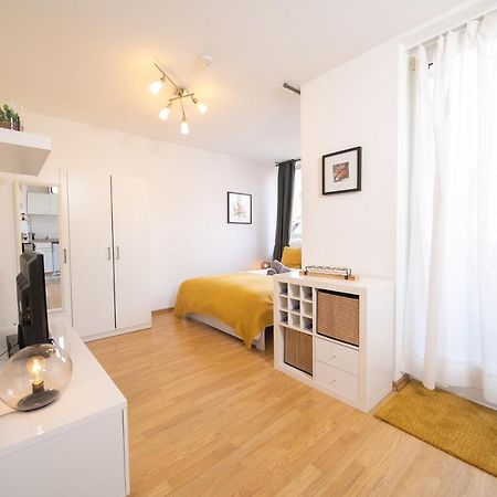 Studio Shiny - Zentral Mit Balkon - Messe - Kueche Нойс Екстер'єр фото