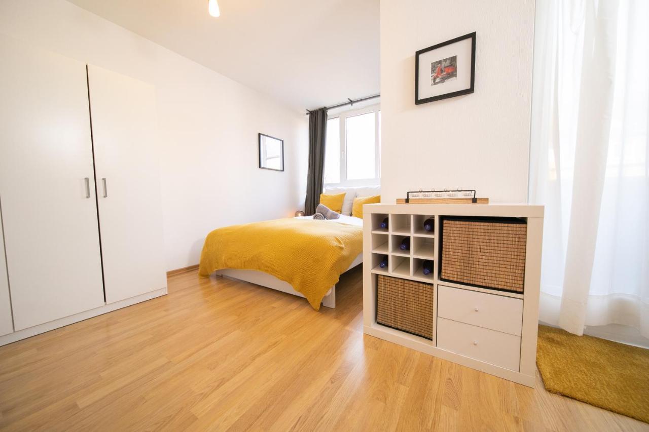 Studio Shiny - Zentral Mit Balkon - Messe - Kueche Нойс Екстер'єр фото